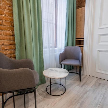 Mini Hotel On Aghmashenebeli Ave Тбілісі Екстер'єр фото