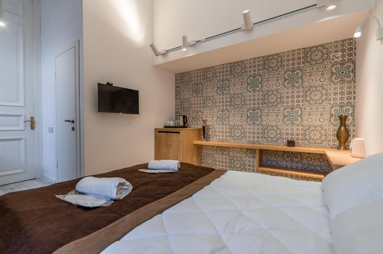 Mini Hotel On Aghmashenebeli Ave Тбілісі Екстер'єр фото