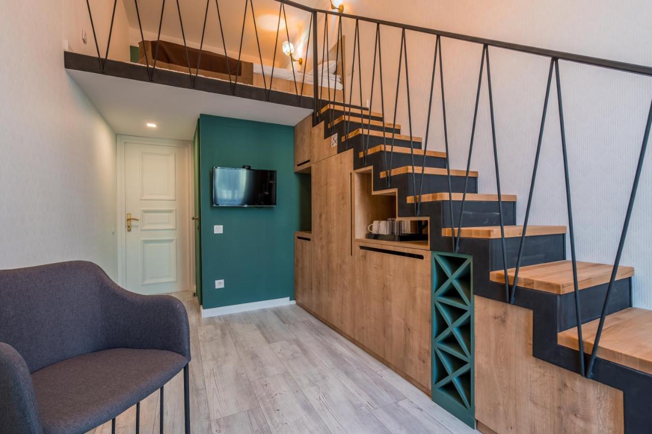 Mini Hotel On Aghmashenebeli Ave Тбілісі Екстер'єр фото