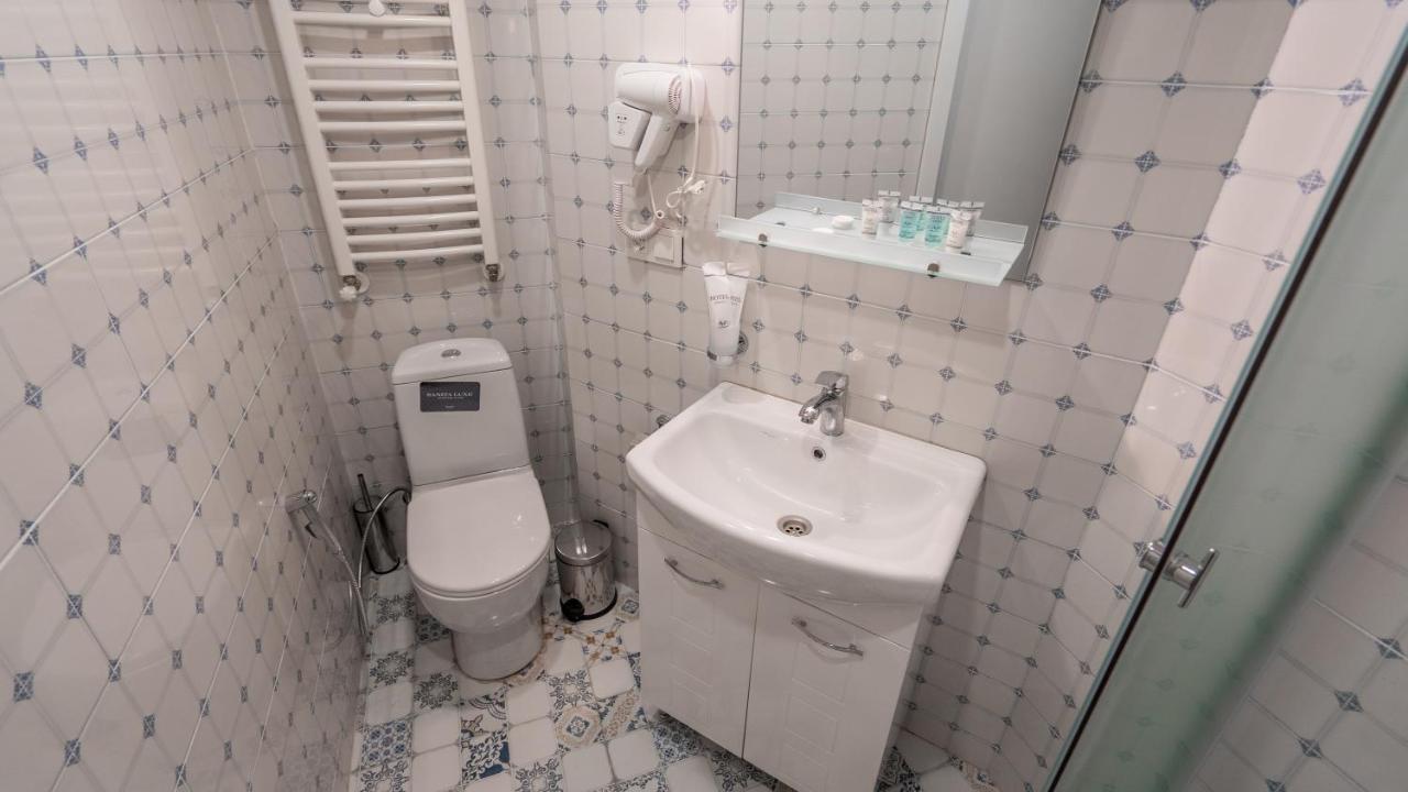 Mini Hotel On Aghmashenebeli Ave Тбілісі Екстер'єр фото